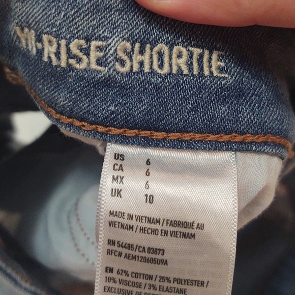 American Eagle Hi-Rise Shorties 6. - Picture 2 of 3